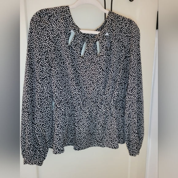 Top - Picture 2 of 5